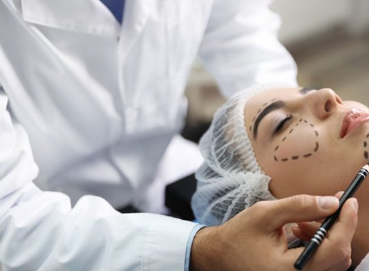 El TSXG rechaza la pretensión de una mujer de cobrar la prestación por IT al ser una baja por una operación estética