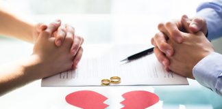 La separación o divorcio, aunque sea de mutuo acuerdo, no se puede realizar a través de notario si hay menores de edad