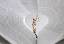 Sindicatos y Justicia pactan empezar a trabajar en los primeros acuerdos, pero no abordan la subida salarial