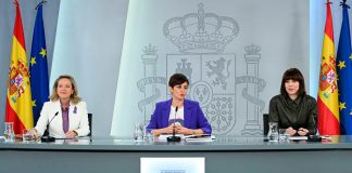 Al menos el 40 % de los puestos de dirección de las grandes entidades públicas y privadas deberán estar ocupados por mujeres