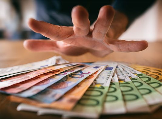 La Audiencia de Salamanca exonera a un padre de seguir pagando la pensión de alimentos a su hija de 29 años por su desinterés para buscar trabajo y la falta de afecto al progenitor