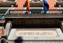 Los funcionarios de Justicia mantienen la huelga general y las movilizaciones frente al Congreso y al Ministerio de Justicia