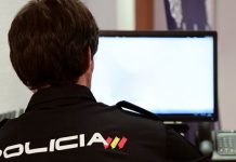 Denegación de indemnización por residencia a funcionario de Cuerpo Nacional de Policía al suspenderse la asistencia presencial al curso