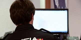 Denegación de indemnización por residencia a funcionario de Cuerpo Nacional de Policía al suspenderse la asistencia presencial al curso