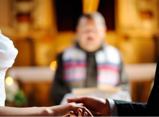 Más de 22.300 parejas en España han tramitado su expediente matrimonial ante notario