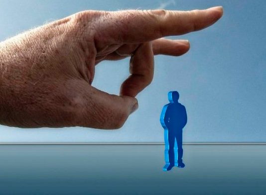 ¿Se puede despedir a un comercial que realiza gestiones personales durante su jornada?