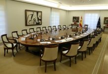 El Gobierno pide a la Fiscalía que investigue a Tik Tok, Meta y X por difusión de pornografía infantil mediante sus IA