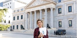 La Abogacía entrega en el Congreso 14 propuestas de enmiendas para mejorar el proyecto de ley del Derecho de Defensa