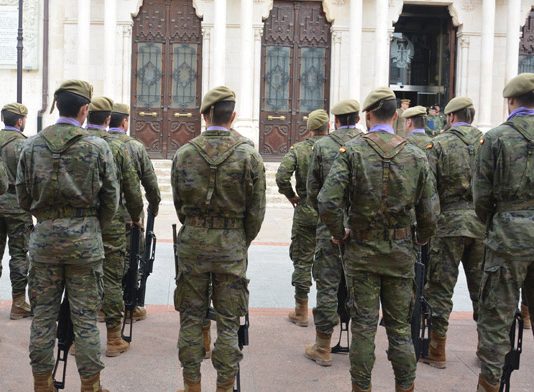 El Tribunal Supremo confirma las penas de entre 8 y 10 meses de prisión a cinco sargentos por acosar y hostigar a un compañero