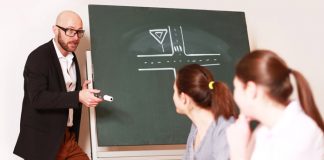 La Ley de tráfico que establece que los cursos de reeducación vial para la recuperación de los puntos del carné de conducir se otorguen mediante concesión administrativa, vulnera el Derecho UE