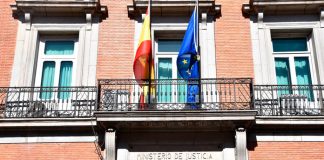 El BOE publica la convocatoria de 792 becas para la preparación de oposiciones a las carreras judicial y fiscal, y a los cuerpos de LAJs y de Abogacía del Estado