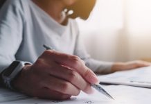 ¿Es obligatorio fijar la duración exacta del periodo de prueba en el contrato de trabajo?