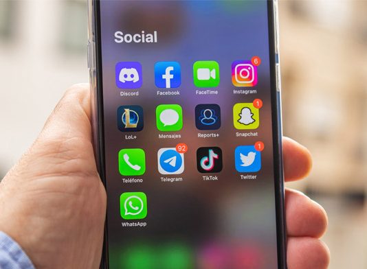 Condenado por coaccionar a su abogado con 11 llamadas y 35 whatsapps en media hora