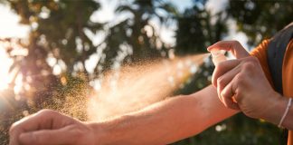 Protector solar y repelente de insectos en el trabajo: son EPI