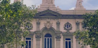 Tráfico en establecimiento abierto al público y el subtipo atenuado de escasa importancia