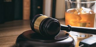 El incumplimiento de las obligaciones fiscales en la determinación de la solución judicial ante causa lícita