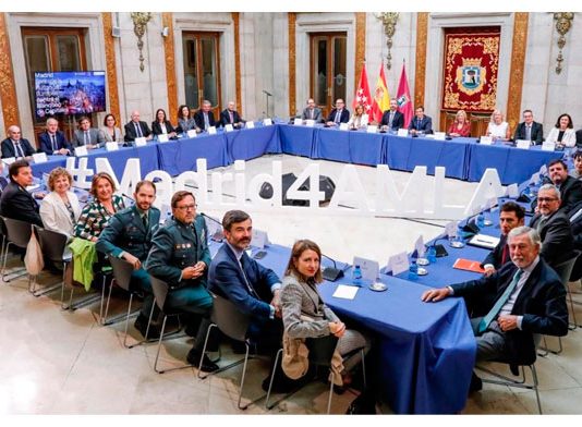 La Abogacía respalda la candidatura de Madrid como sede de la Autoridad Europea de Lucha contra el Blanqueo Jesús Pellón y el resto de participantes en la reunión del 16 de octubre