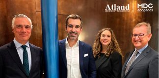Atland Abogados y MDC Abogados sellan una alianza estratégica para consolidar su crecimiento y expansión Manuel de Cárdenas (MDC), Juan Jiménez (Atland), Mamen Yus (Atland) y Juan Molins (MDC).