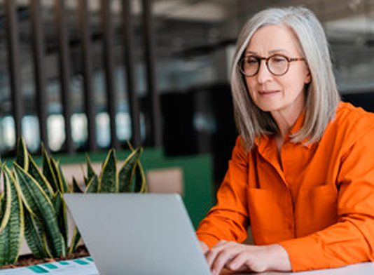 Tribuna EJE&CON: Rompiendo Barreras: Talento Senior, Clave para el Éxito Empresarial