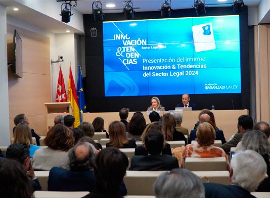 La Inteligencia Artificial y la sostenibilidad, las grandes tendencias que marcarán las agendas de los operadores jurídicos en 2024