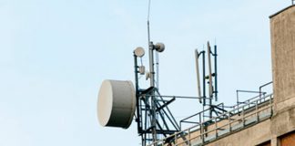 El Tribunal Supremo considera vulnerados los derechos de una familia que registró sesenta manifestaciones ante su casa contra una antena de telefonía móvil