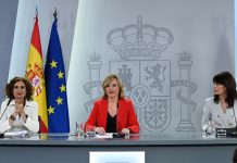 El Consejo de Ministros da luz verde a subir el salario de los empleados públicos un 2% para este año