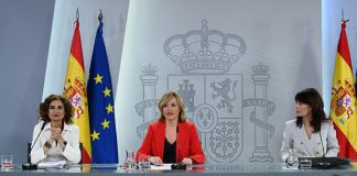 El Consejo de Ministros da luz verde a subir el salario de los empleados públicos un 2% para este año