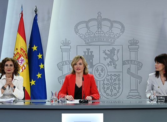 El Consejo de Ministros da luz verde a subir el salario de los empleados públicos un 2% para este año