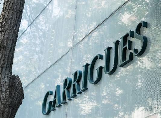 Garrigues ingresa 481,85 millones en 2024, un 6,1% más que el ejercicio anterior