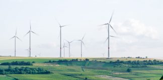 La justicia estadounidense confirma la validez de tres laudos contra España por las renovables, pero reconoce el derecho a pleitear