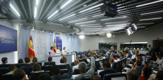 El Gobierno aprueba un real decreto que amplía los derechos de las más de 360.000 empleadas de hogar en España