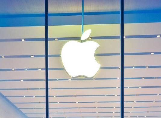 Bruselas multa a Apple con 500 millones y a Meta con 200 por violar la ley europea de mercados digitales