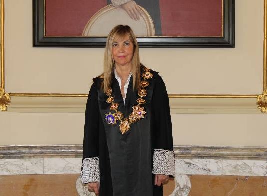 La presidenta del TS y del CGPJ alerta del grave déficit de jueces en España