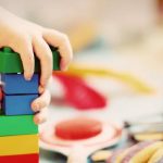 El Gobierno defiende un Pacto de Estado contra la pobreza infantil que sume a partidos, administraciones y sociedad