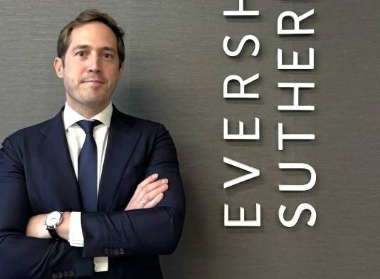 Eversheds Sutherland refuerza su equipo de Derecho Administrativo con la incorporación de Carlos Pérez Infante