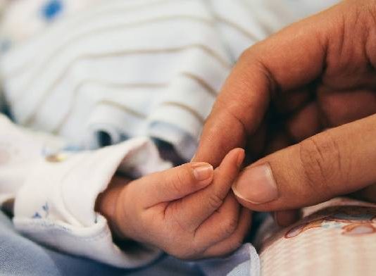 Indemnizan a unos padres con 1.250.000 euros por «deficiencias médicas» en el parto de su bebé