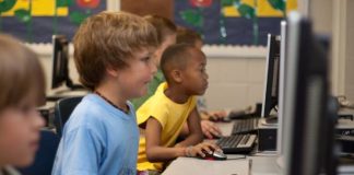 El Pleno del CGPJ aprueba el informe al anteproyecto de ley de protección de los menores de edad en los entornos digitales