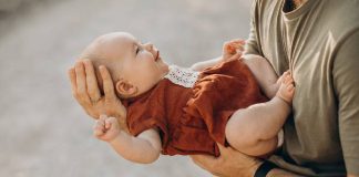 El TSXG rechaza ampliar las 16 semanas del permiso de paternidad que establece la Ley Autonómica de Empleo Público