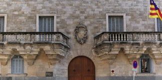 Acepta seis años de cárcel por prender fuego a un piso de su propiedad para echar a cuatro inquilinos