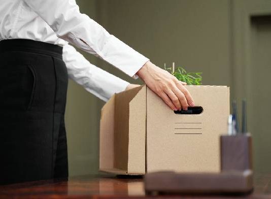 ¿Puede una empresa extinguir la relación laboral de una persona trabajadora en situación de incapacidad permanente total sin valorar previamente su adaptación al puesto?