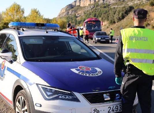 Un juzgado de Vitoria-Gasteiz anula la expulsión de una aspirante a la Policía Local por superar el límite de edad