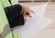 ¿La empresa debe comunicar a la RLT el registro de jornada incluyendo el nombre y apellidos de los trabajadores?