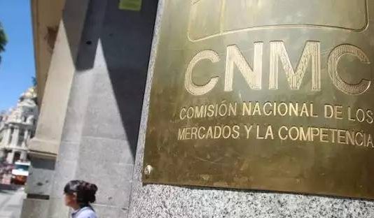 La CNMC multa a Endesa y Naturgy con 1,2 millones por omitir en facturas información relevante a consumidores