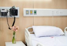 Un Juzgado de Vigo condena a la Xunta a indemnizar a los familiares de una paciente con cáncer que falleció en el hospital por impedirles visitarla porque tenía la COVID-19