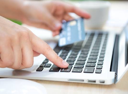 La Audiencia de Barcelona condena a 4 años de prisión a un juez en excedencia por estafar 850.000 euros