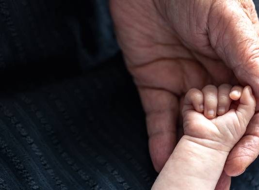 Entra en vigor el decreto que regula la acreditación de familias monoparentales y ya se puede solicitar el certificado