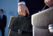 Condenada a dos años de cárcel por amenazar a un abogado para influir en su actuación profesional