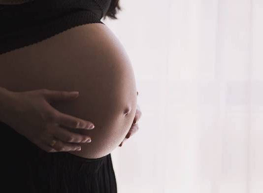 El Gobierno aprueba una instrucción para hacer efectiva la prohibición de los vientres de alquiler