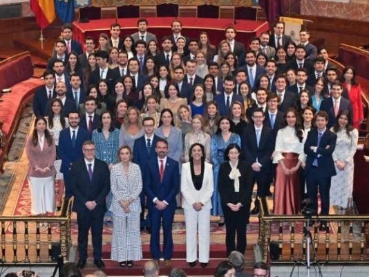 Una nueva promoción de notarios recibe sus títulos y se prepara para ejercer