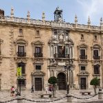 ¿Vulnera el derecho de huelga registrar su ejercicio como ausencia injustificada si no existe sanción ni perjuicio efectivo?